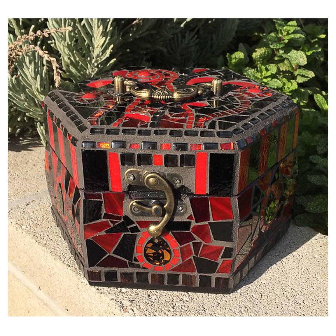 Contemporary mosaic artbox by Victor of Piece by Piece Los Angeles nonprofit ig